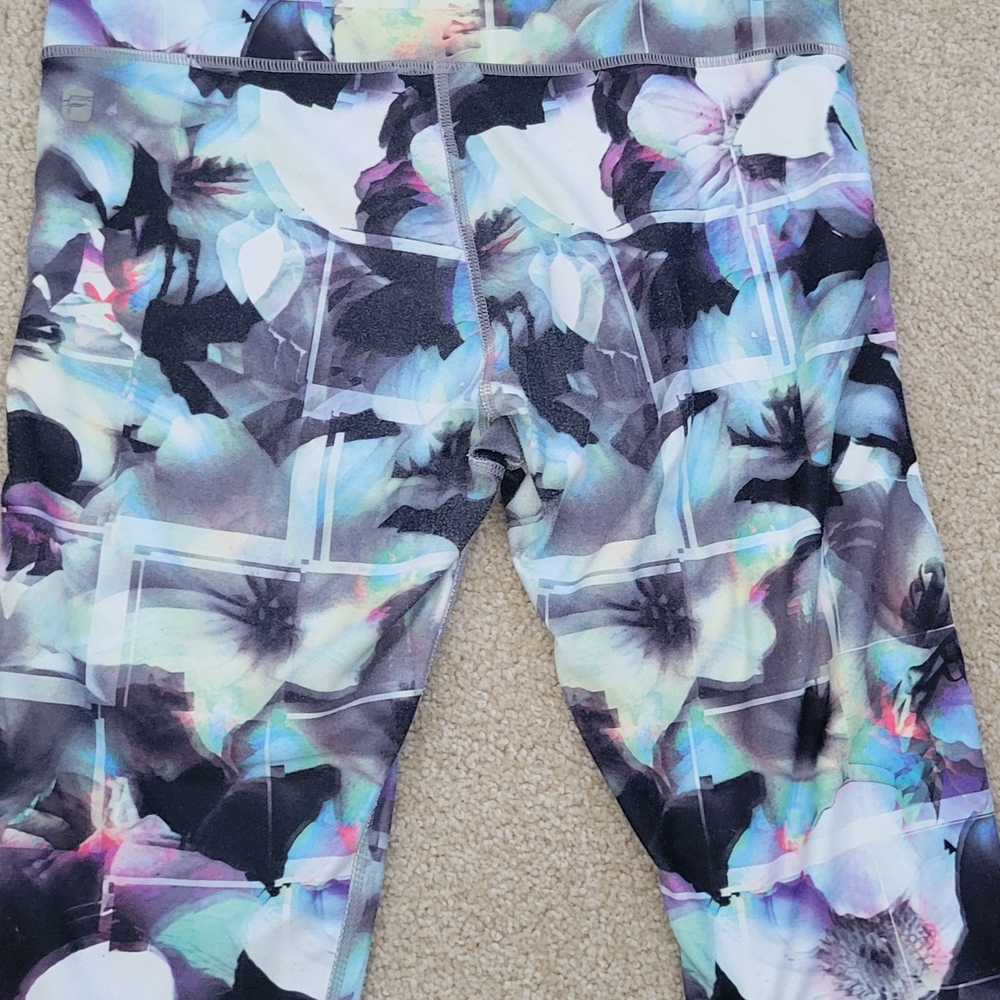 Fabletics Multicolor Abstract Leggings - Picture 5 of 5